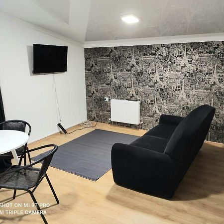 Studio In The Center City Chisinau Luaran gambar