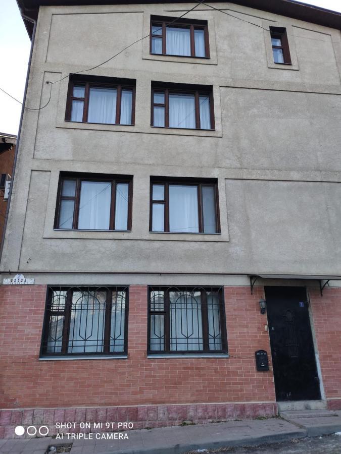 Studio In The Center City Chisinau Luaran gambar