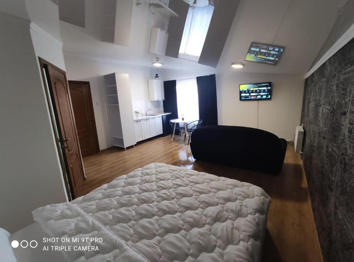 Studio In The Center City Chisinau Luaran gambar